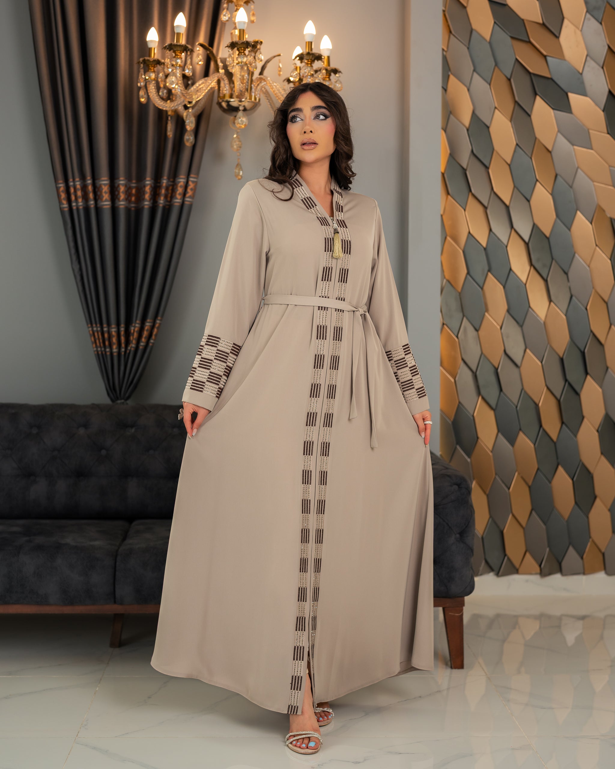 Lüks Fursan İpek Abaya | Şık ve Rahat Tasarım.